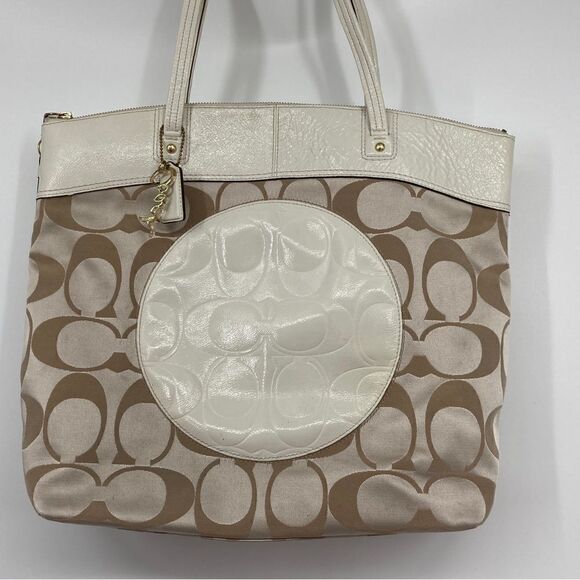 Coach Laura F 18835 Fabric Signature C Patent Leather Trim Large Tote - Picture 1 of 6